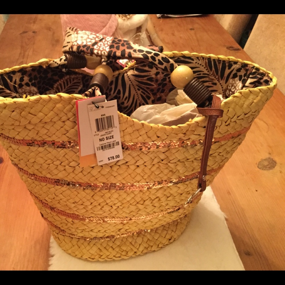 Straw tote
